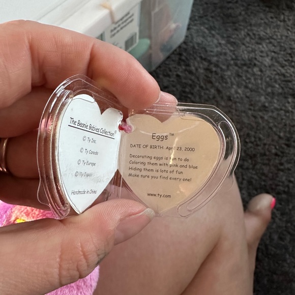 ‘Eggs’ Beanie Baby Bear - Picture 3 of 3